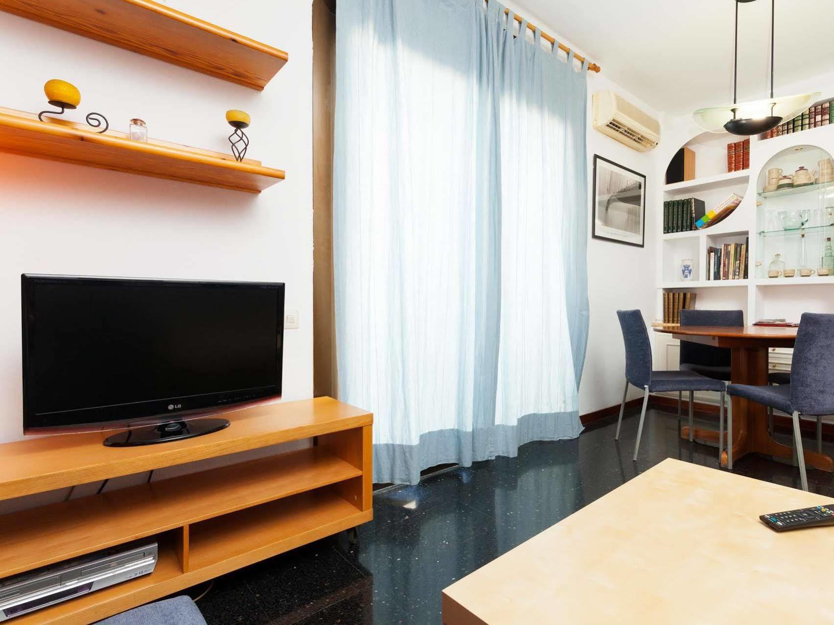 Short Stay Group Gracia Serviced Apartments Barcelona Exterior foto