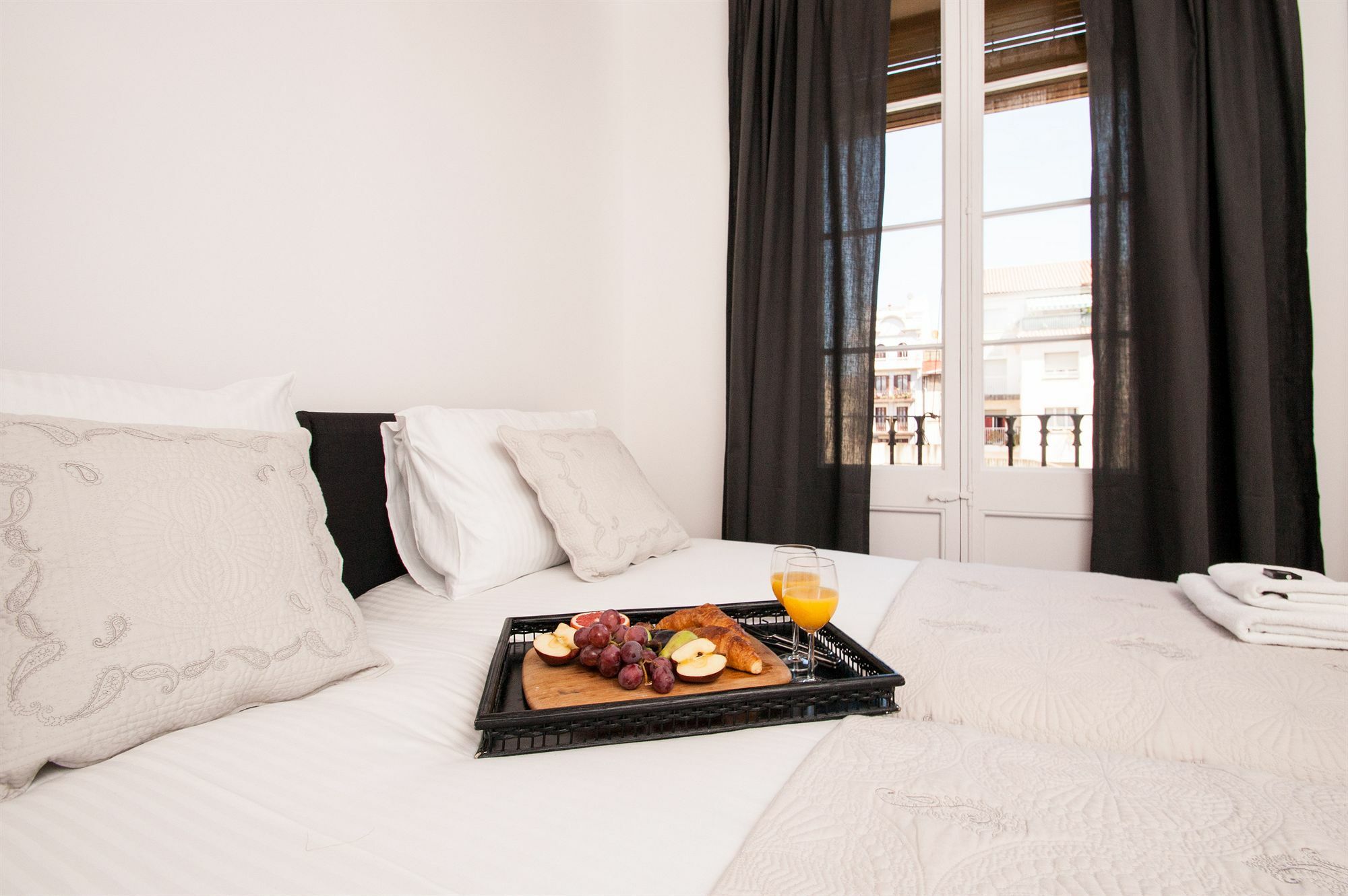 Short Stay Group Gracia Serviced Apartments Barcelona Exterior foto